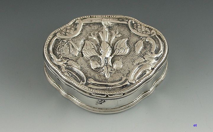 EUROPEAN 18th CENTURY 1750 SILVER SNUFF BOX  