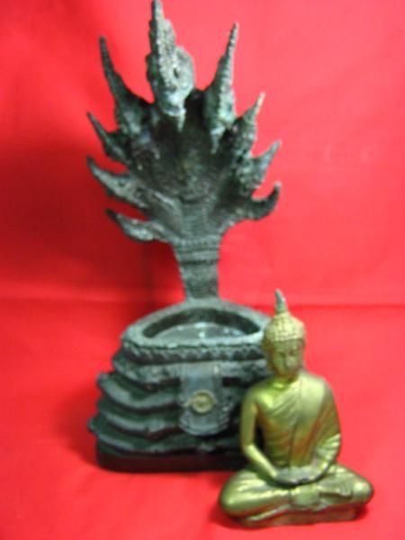 You are bidding on Rare old bronze buddha phra nakprok statue.