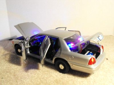 18 Undercover Silver FCV Lights Custom Police Car Slicktop Model 