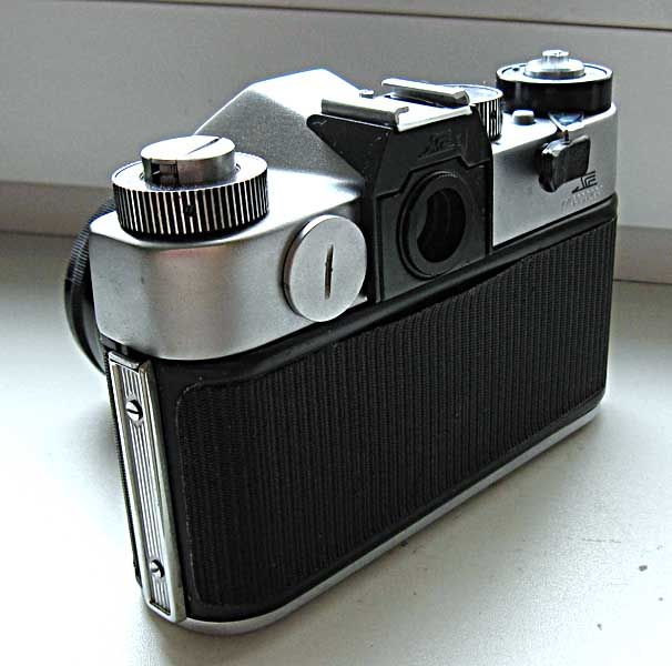 RARE Russian camera Zenit TLE #770000200 lens Helios 44 2 TL E  