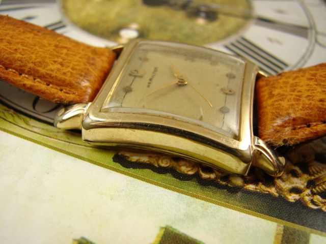 RARE 1950s BOLD HAMILTON MENS ART DECO DRESS WATCH 18K GOLD MRKRS 