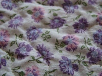 LOVELY LAVENDER VALENTINE ROSE VERMICELLI QUILTED LILAC VINTAGE THROW 