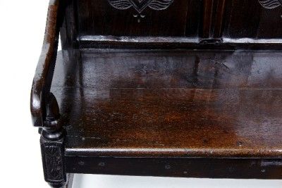 17TH CENTURY ANTIQUE CARVED OAK SETTLE  