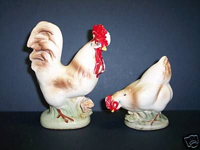 Enesco Ceramic Chicken Salt & Pepper Shakers_0395  