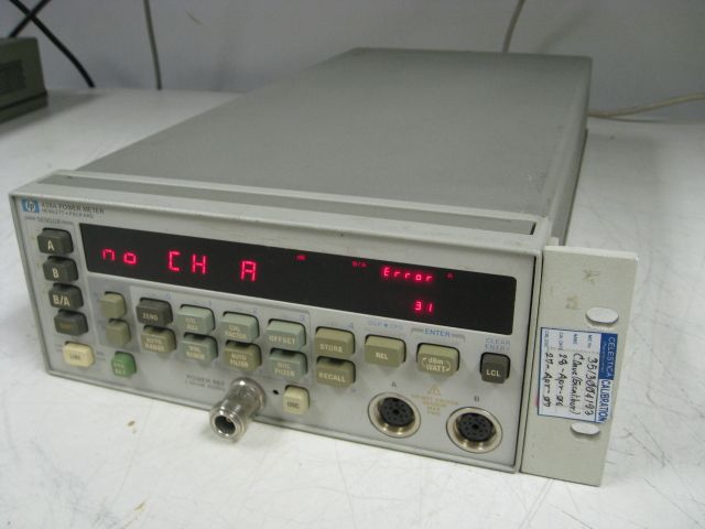 HP 438A RF Bench Power Meter  