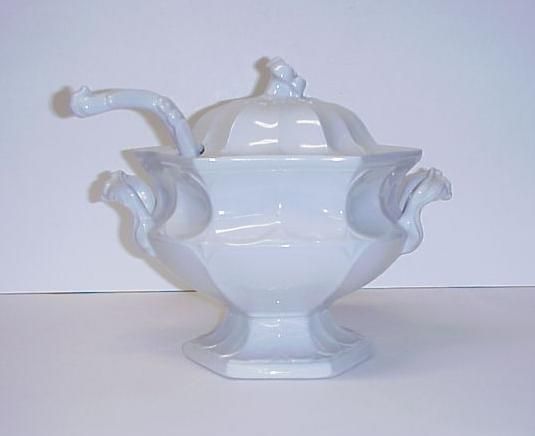 RED CLIFF IRONSTONE PRIZED BLOOM COVERED TUREEN & LADLE  