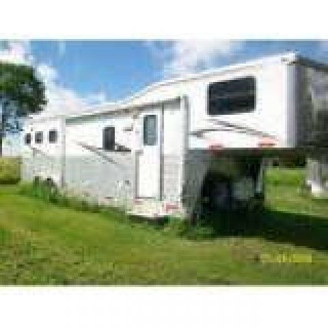   Slant Horse Trailer with 8Ft Living Quarters in Trailers   Motors