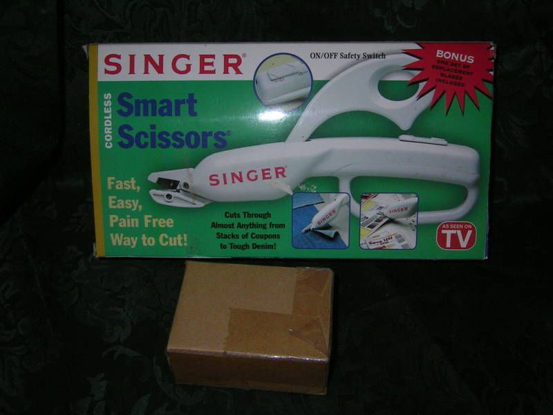 Singer Cordless Smart Scissors w/ Bonus set of blades  