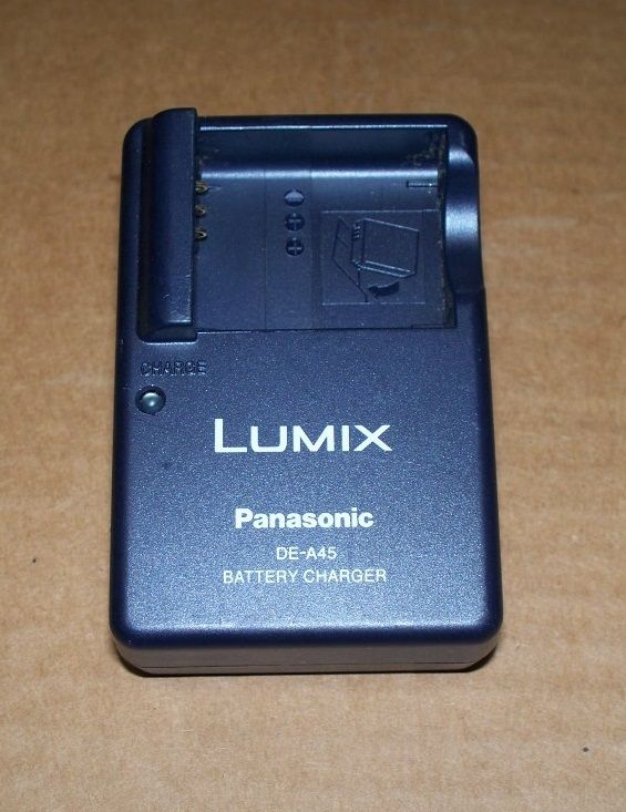 PANASONIC GENUINE LUMIX DE A45 BATTERY CHARGER  