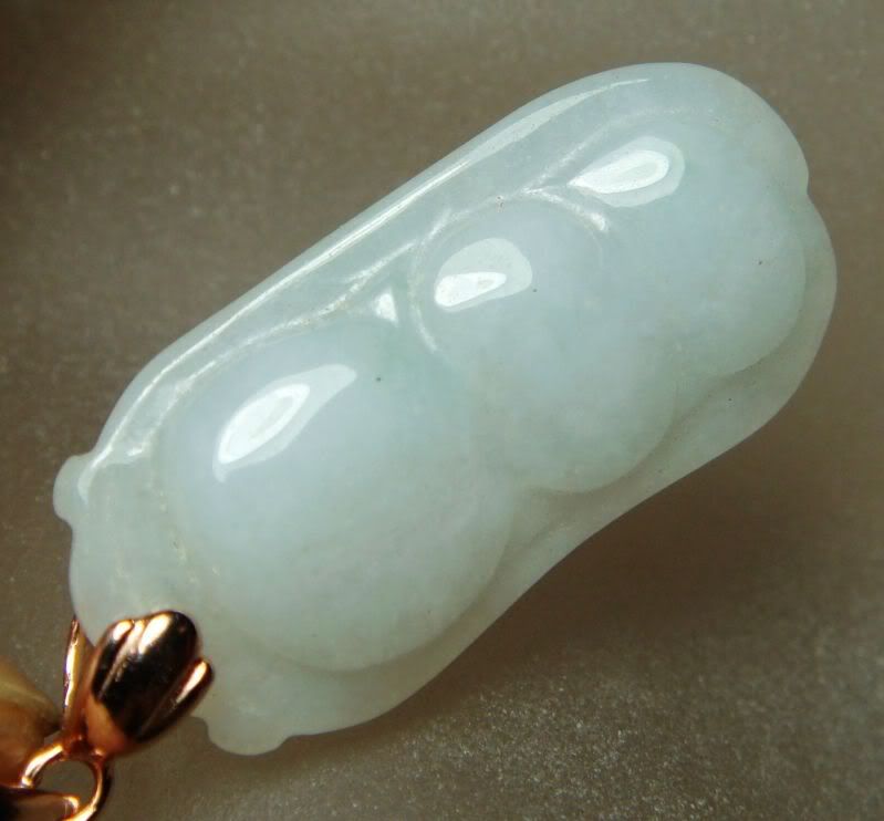 SILVER A JADEITE JADE BEAN POD PODDED PENDANT NECKLACE  