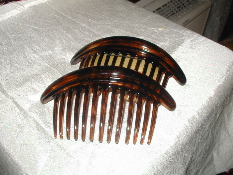 CAMILA TORTOISE INTERLOCKING BANANA COMBS   HTF  