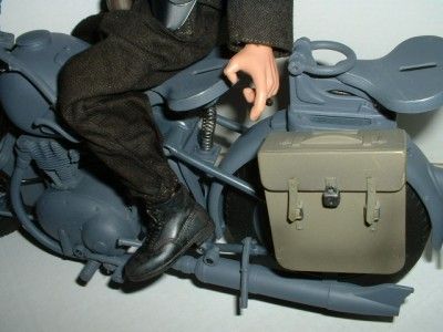 21ST CENTURY TOYS 2001 SCALE 16 GERMAN WORLD WAR 2 MOTORCYCLE w 