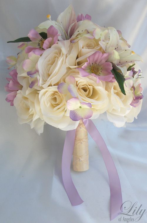 one ivory rose bud accented with an ivory lavender hydrangeas